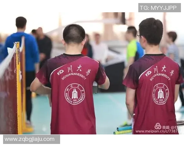 重庆羽毛球队与杭州羽毛球队赛后状态分析与复盘探讨